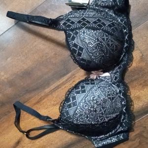 Brand New ladies Bar